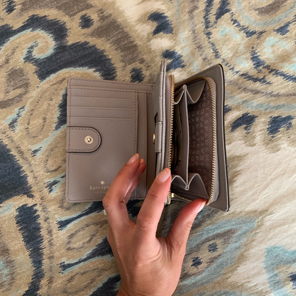 Kate Spade wallet - Picture 4 of 5